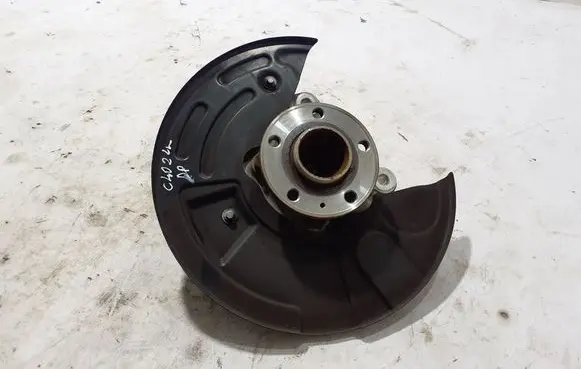 Volvo C40 Front wheel hub 32246336