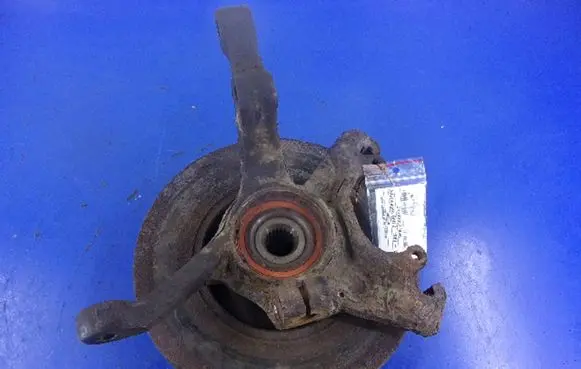 Volkswagen Golf II Front wheel hub spindle knuckle