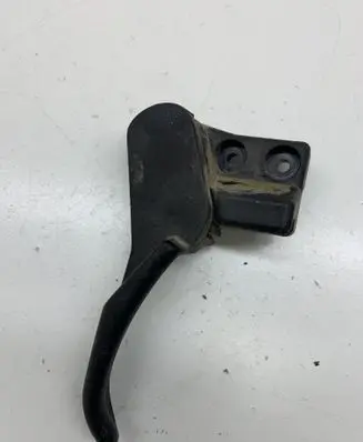 Volkswagen PASSAT B5.5 Engine bonnet (hood) release handle 3B1823533