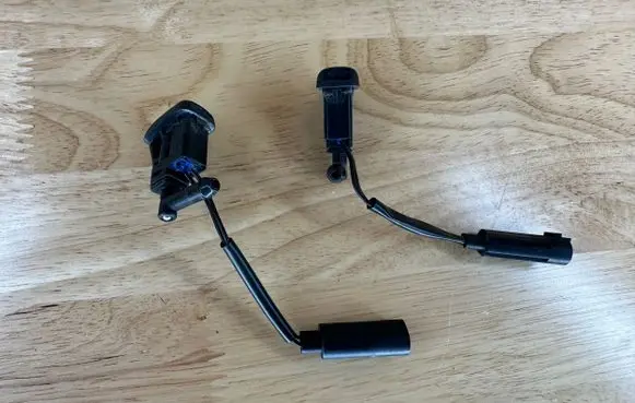 BMW Z4 E85 E86 Windshield washer spray nozzle 61667110851 8365385