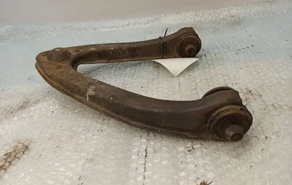 Mercedes-Benz COMPAKT W115 Front lower control arm/wishbone