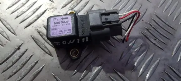 Nissan X-Trail T30 ESP acceleration yaw rate sensor 479308h300