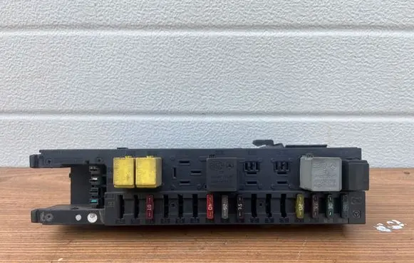 Mercedes-Benz C W203 SAM control unit 2035450701 5DK00797420