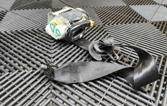 Audi Q7 4M Rear seatbelt 34163762D