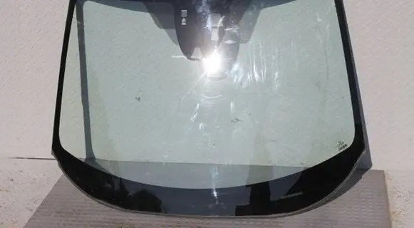 Honda HR-V Front windscreen/windshield window 