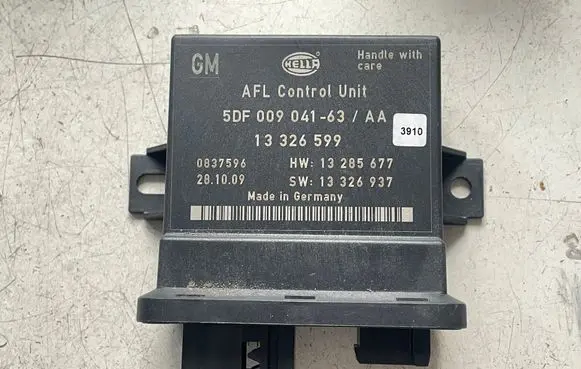 Opel Insignia A Light module LCM 13326599