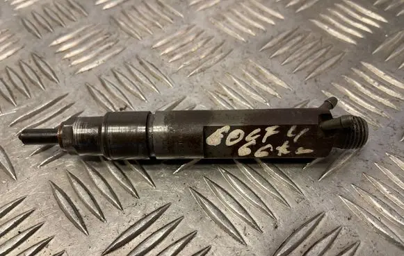 Volkswagen Golf IV Fuel injector 028130202P