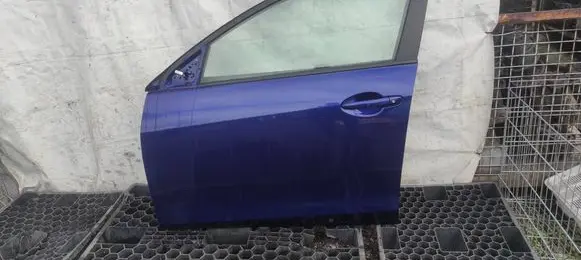 Mazda 3 II Front door 
