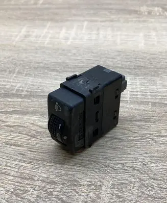 Nissan Note (E11) Headlight level height control switch 4423B