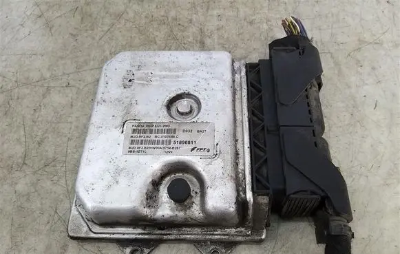 Fiat Panda II Engine control unit/module 51896811