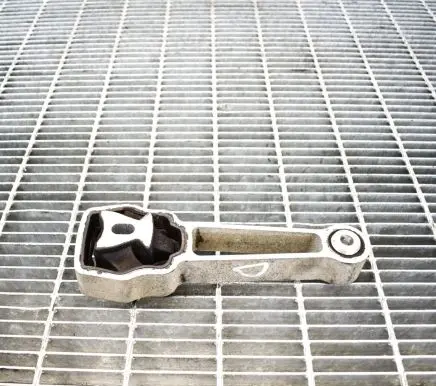 Land Rover Range Rover Evoque L538 Engine mount bracket