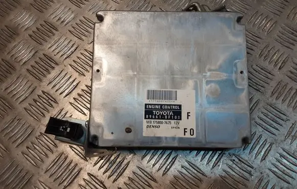 Toyota Corolla Verso AR10 Engine control unit/module 896610F100