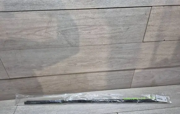 BMW 2 F45 Rear side glass trim 8498417