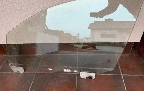 Bentley Flying Spur Front door window glass four-door 43R000100 E000279 3W5845021C