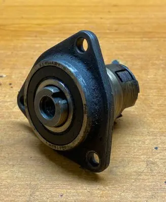 Audi V8 clutch release bearing 568350A 3204B