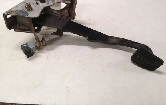 Hyundai Tucson JM Brake pedal 9381038100