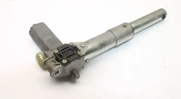 BMW X5 E70 Seat adjustment motor 8321086