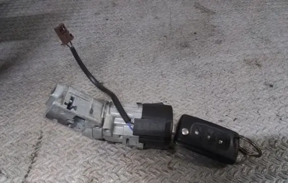 Citroen C4 I Ignition lock 9663123380