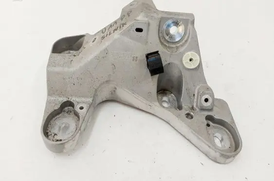 BMW iX1 Engine mounting bracket 9796439