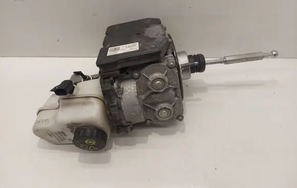 Volkswagen Golf VII Master brake cylinder 5QE614105S