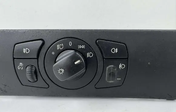 BMW 5 E60 E61 Light switch 6953737 33291903 0051112797001