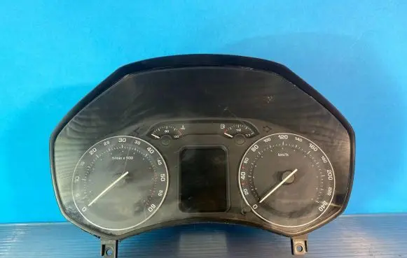 Skoda Octavia Mk2 (1Z) Speedometer (instrument cluster) 1Z0920842D
