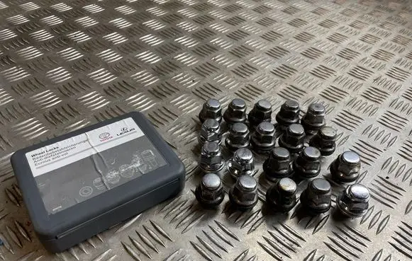 Lexus NX Nuts/bolts 