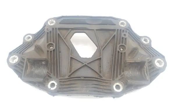 Volvo V70 Rear differential/diff mount bracket 30639931