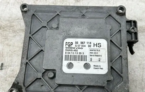 Opel Zafira B Engine control unit/module 55567114 8041313353 5WK9460