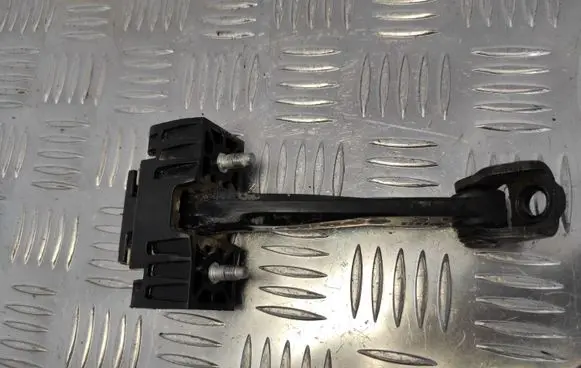 Opel Zafira B Rear door check strap stopper 13214193