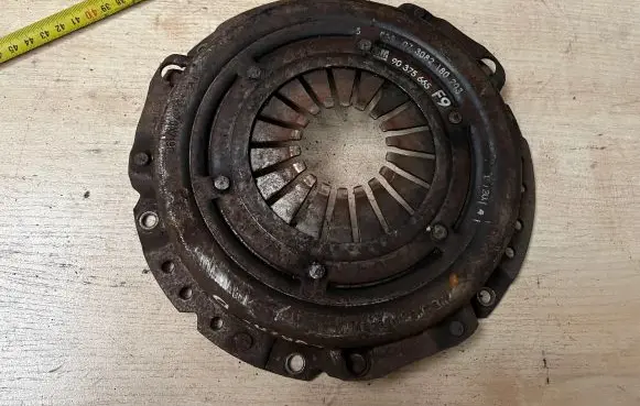 Opel Corsa B Pressure plate 90375665