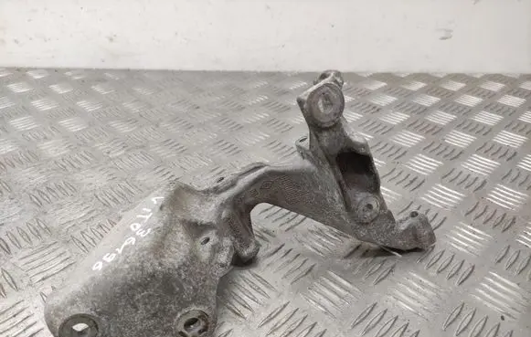Mercedes-Benz Vito Viano W447 EGR valve cooler bracket A6261410040
