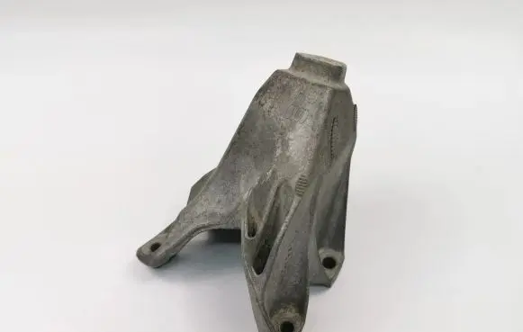 Audi A4 S4 B8 8K Engine mounting bracket 8K0199307CB