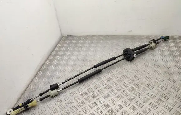 Opel Mokka Gear shift cable linkage 55597758