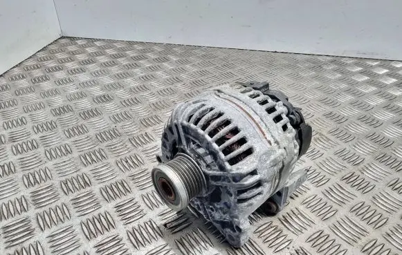 Audi A1 Generator/alternator 03c903025 F00m144197