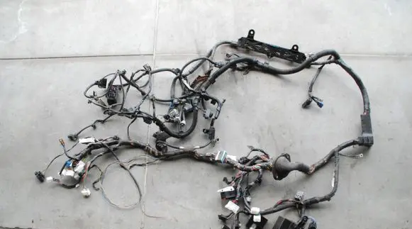 Mitsubishi Pajero Engine installation wiring loom 200KM