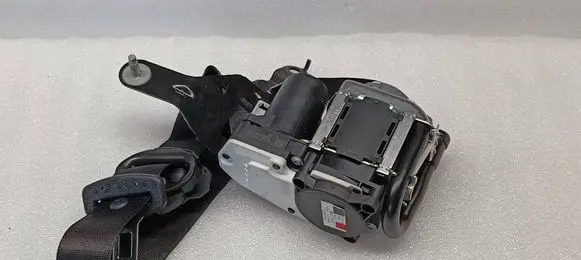 Mercedes-Benz CLS C218 X218 Front seatbelt A2128600786