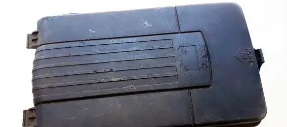 Battery box tray