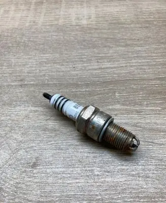 Audi A6 S6 C4 4A Spark plug 101000040AD