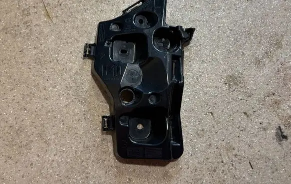BMW X2 U10 Rear bumper mounting bracket 5A329C1