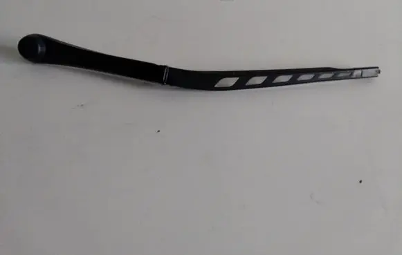 Front wiper blade arm