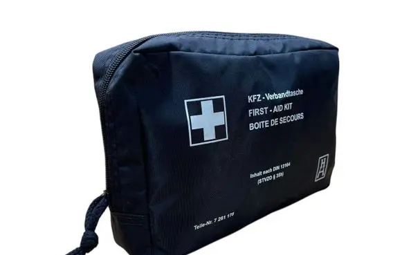 BMW X1 E84 First aid kit 7261178