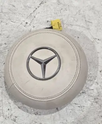 Mercedes-Benz CLS C257 Steering wheel airbag 3096225 UUXS78173550291 000860870011