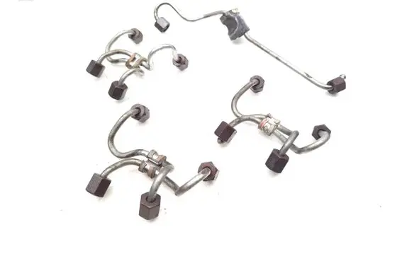 BMW 5 E60 E61 Fuel injector supply line/pipe 