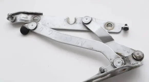 Volkswagen ID.3 Tailgate/trunk/boot hinge 8E5827302C