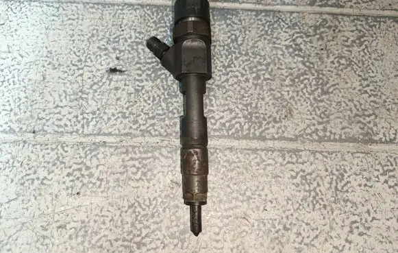 Volvo S40, V40 Fuel injector 0445110021 7700111014