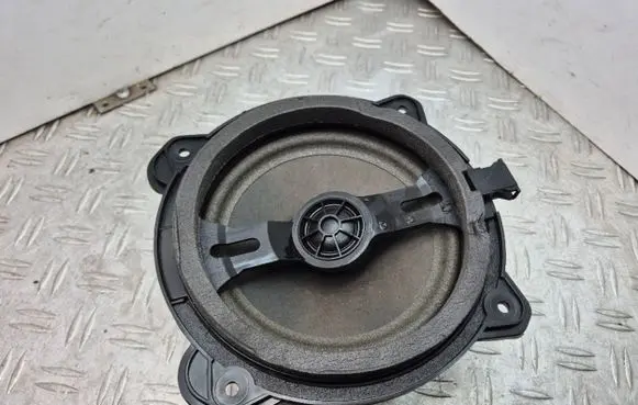 Audi A4 S4 B7 8E 8H Front door speaker 8H0035411