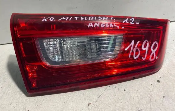 Mitsubishi ASX Tailgate rear/tail lights P9373