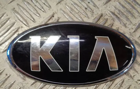 KIA Venga Manufacturer badge logo/emblem 863201W200
