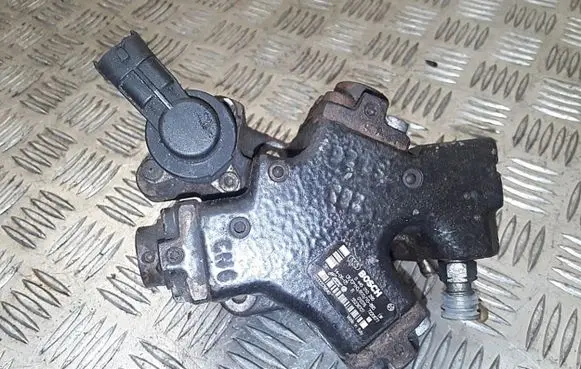 Renault Kangoo II Fuel injection high pressure pump 0445010266